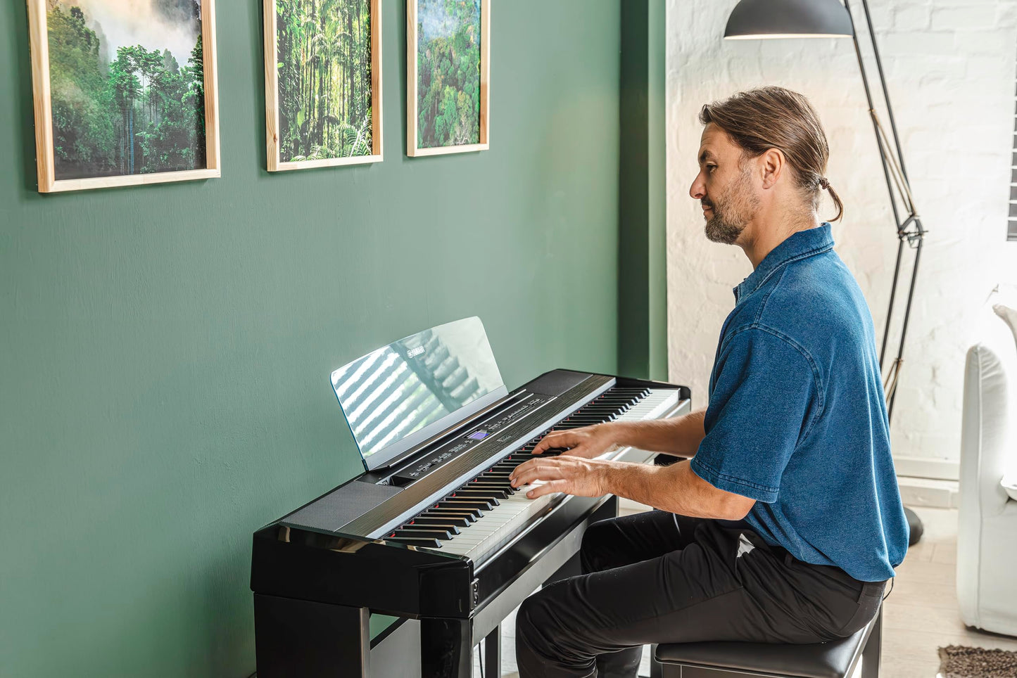 Piano Digital Yamaha P525 con 88 teclas ponderadas de madera, negro (P525B)