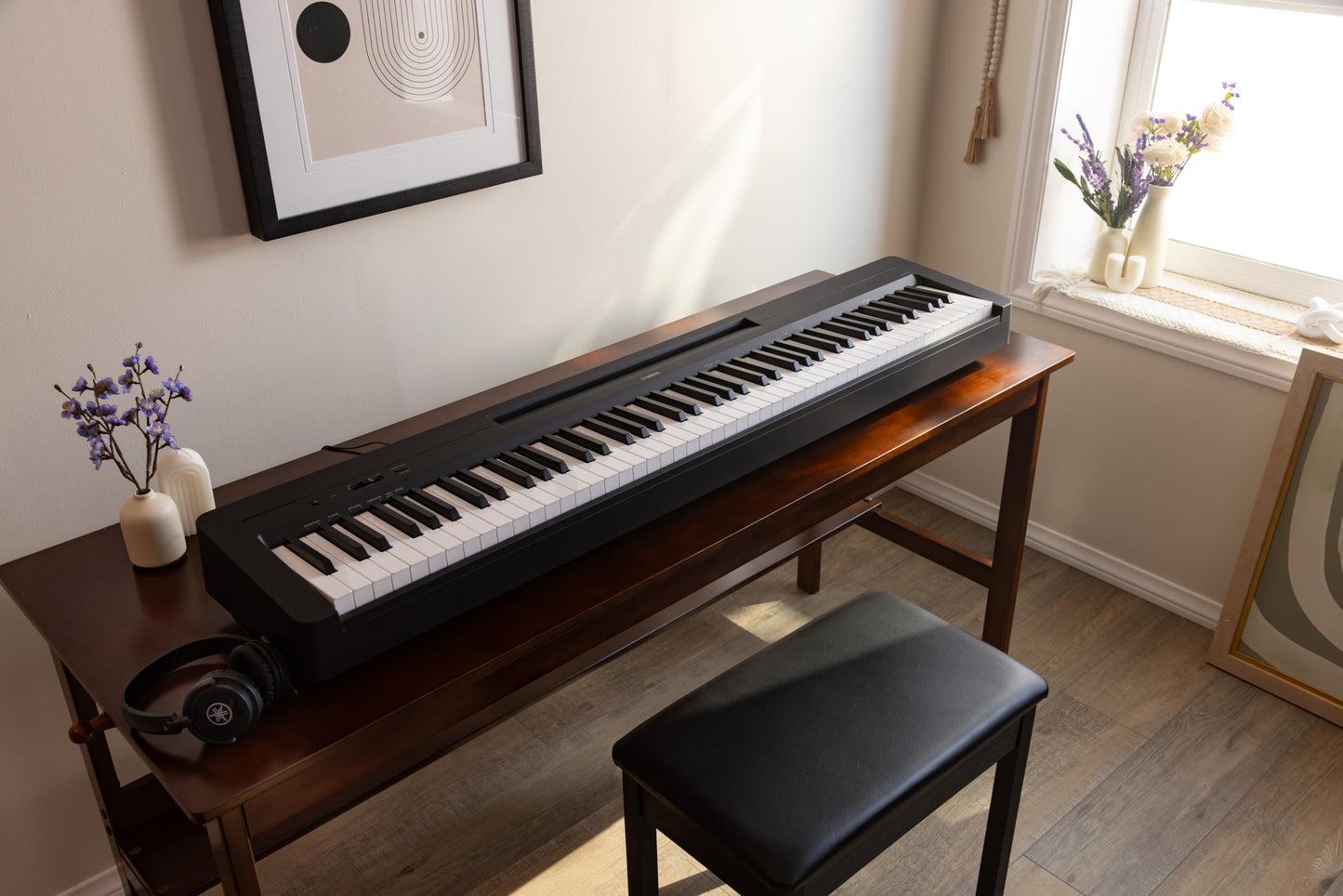Piano Digital Yamaha P525 con 88 teclas ponderadas de madera, negro (P525B)